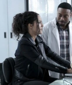 MacGyver Riley Davis Jacket 5 MacGyver Riley Davis Jacket -Leather Jacket Store MacGyver Riley Davis Jacket